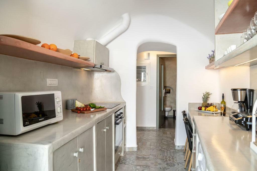 Astrea Suites Feggaropetra Cave House Fira  Eksteriør billede