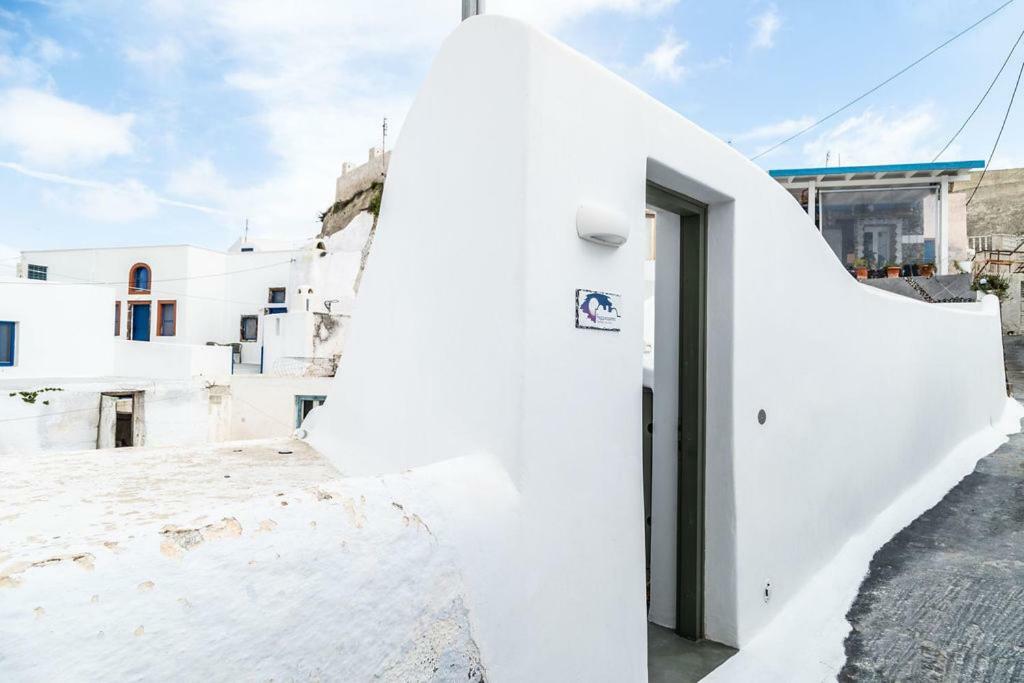 Astrea Suites Feggaropetra Cave House Fira  Eksteriør billede