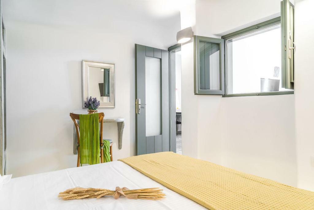 Astrea Suites Feggaropetra Cave House Fira  Eksteriør billede
