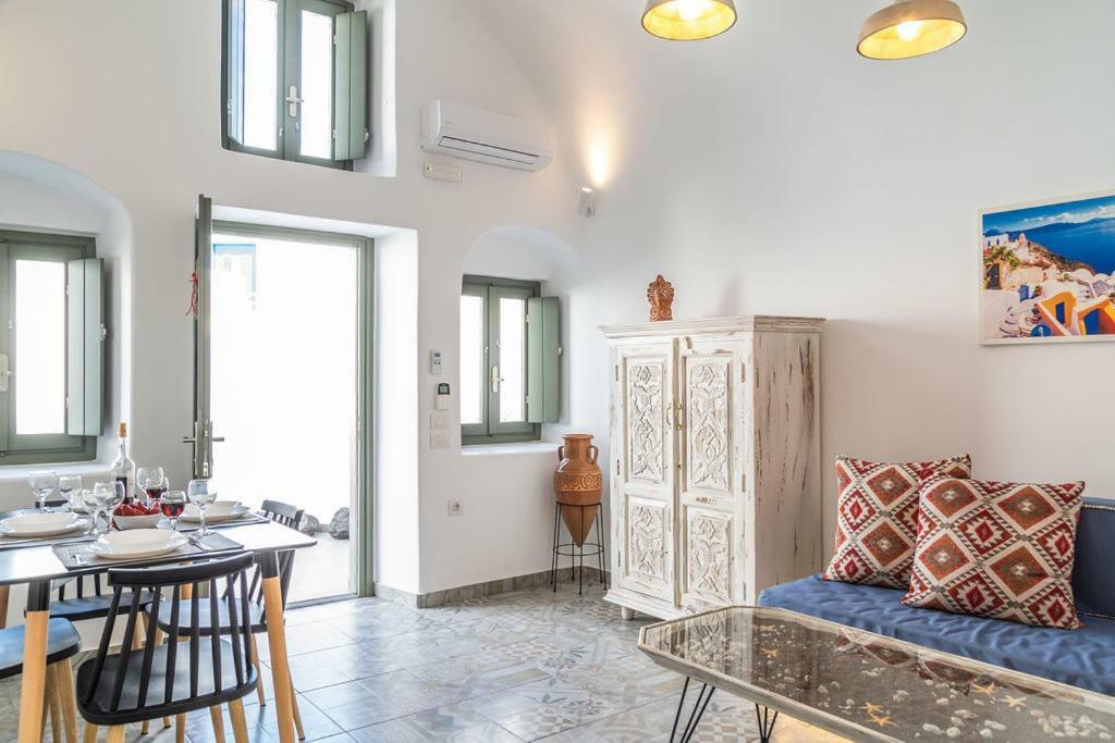 Astrea Suites Feggaropetra Cave House Fira  Eksteriør billede
