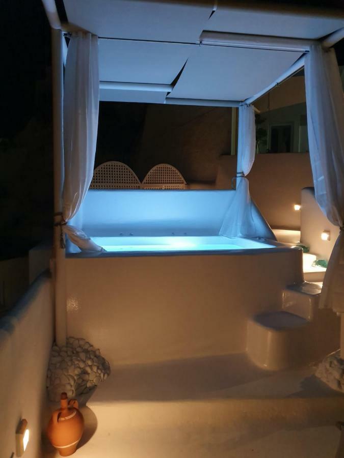 Astrea Suites Feggaropetra Cave House Fira  Eksteriør billede